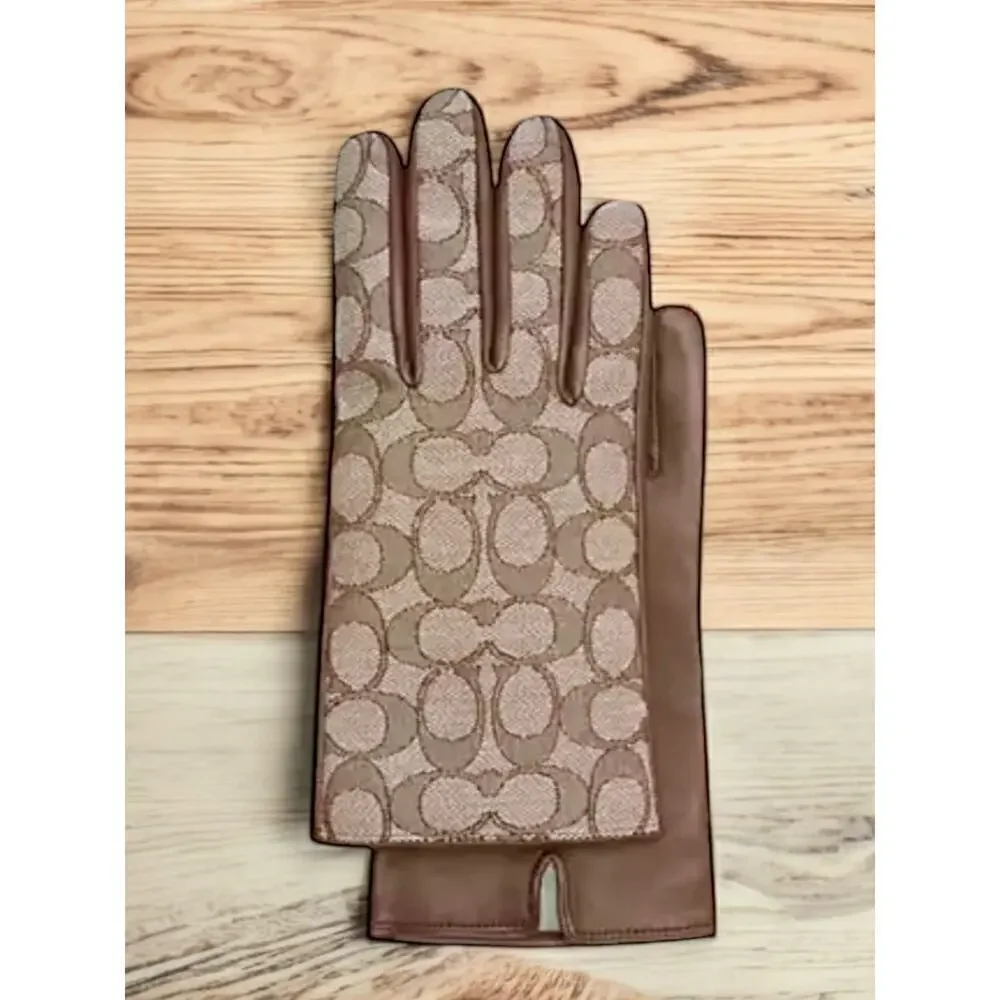 New With Tags Coach CO104 Signature Jacquard and Leather Tech Gloves Size - 6 ½